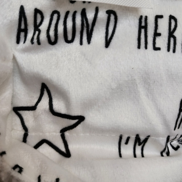 Baby THRO Blanket Hello World Black White - Picture 2 of 3